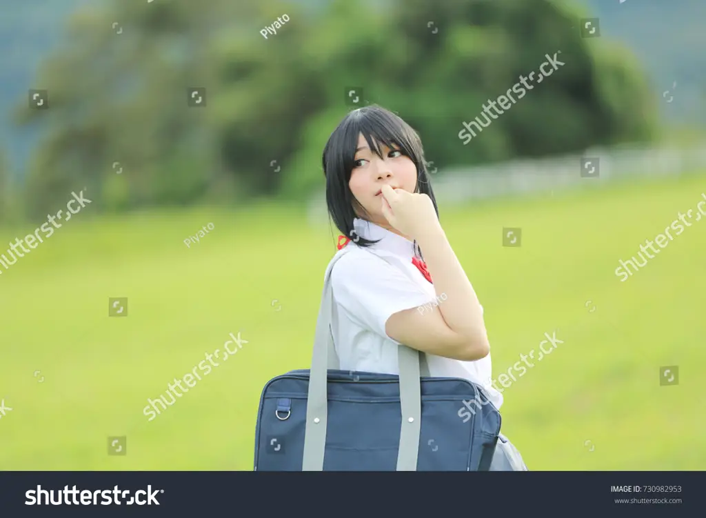 Kehidupan sehari-hari para siswi di latar pedesaan yang tenang Siswi sekolah di pedesaan Jepang